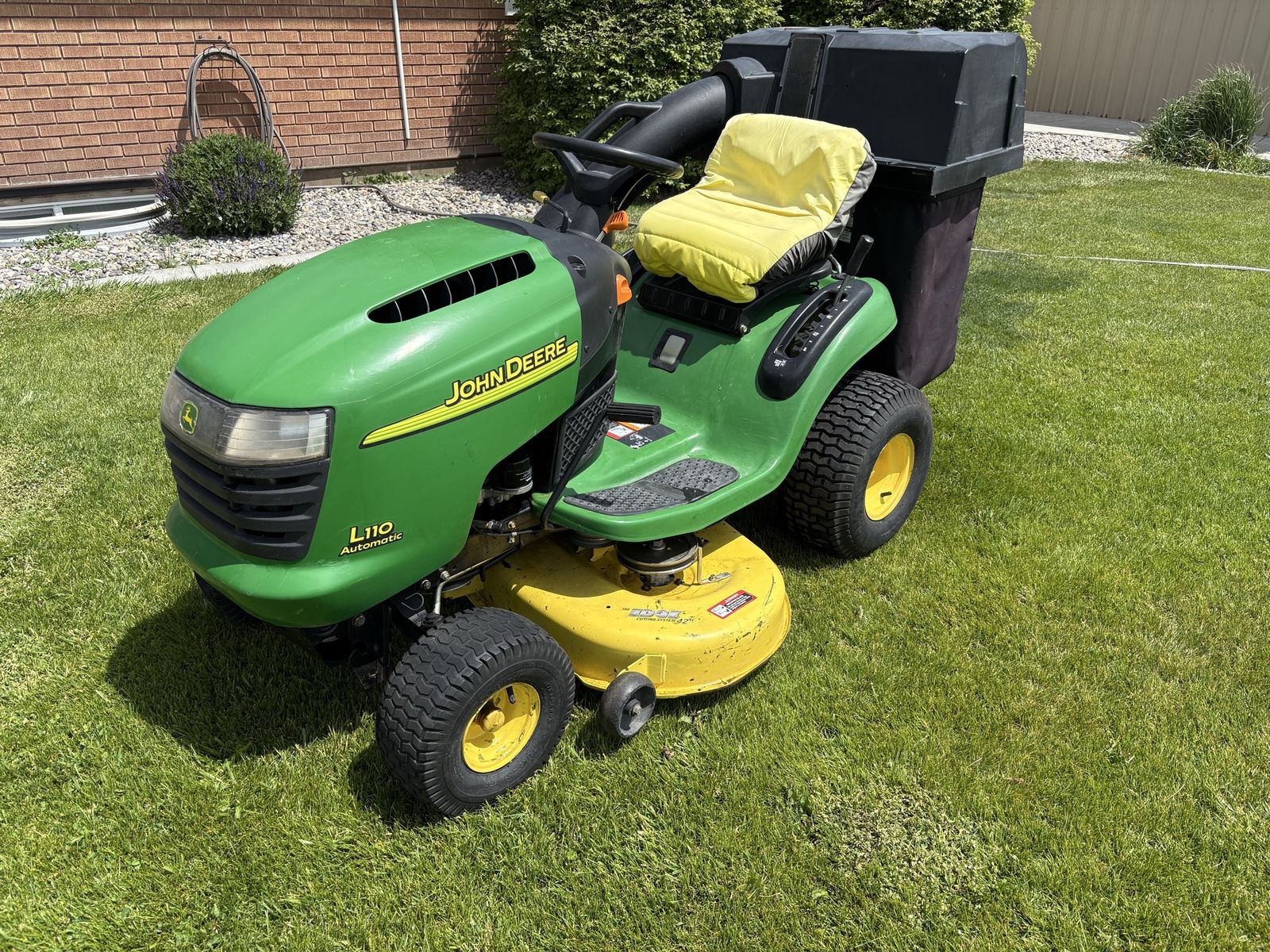 John deere L110 with bagger