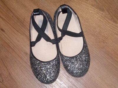 Girls Silver Glitter Ballet Flats Crisscross Straps Size 3.5