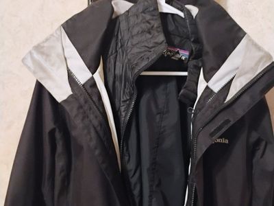 Patagonia 3-in-1 Waterproof ski Jacket Black Small
