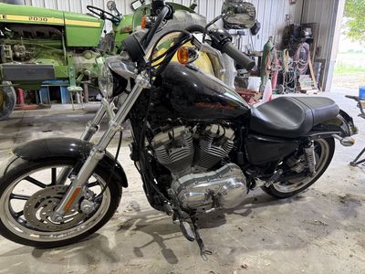 Harley-Davidson Sportster 883 Iron Motorcycle Black