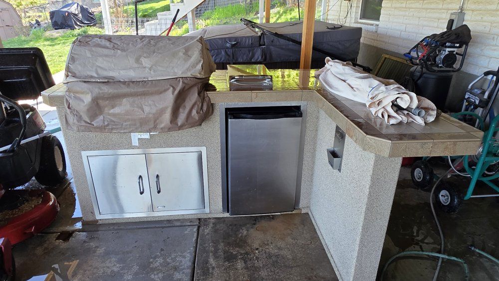 Outdoor Kitchen