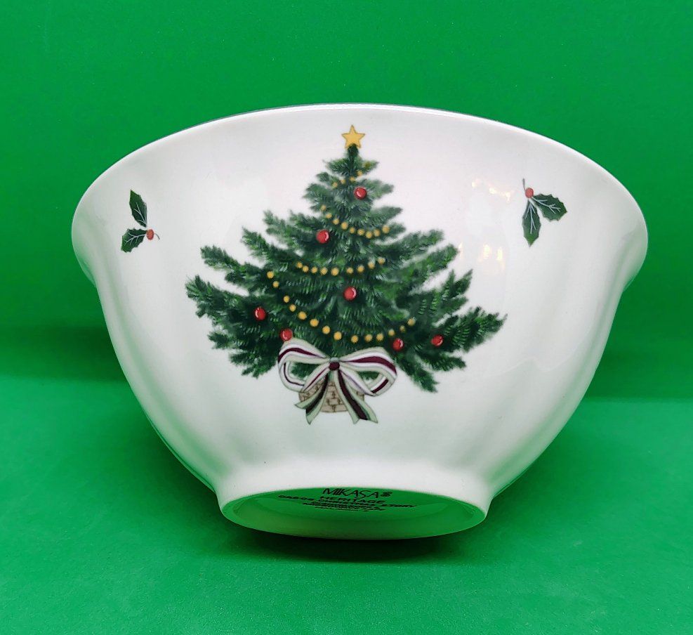 Mikasa Christmas Story Nut Bowl