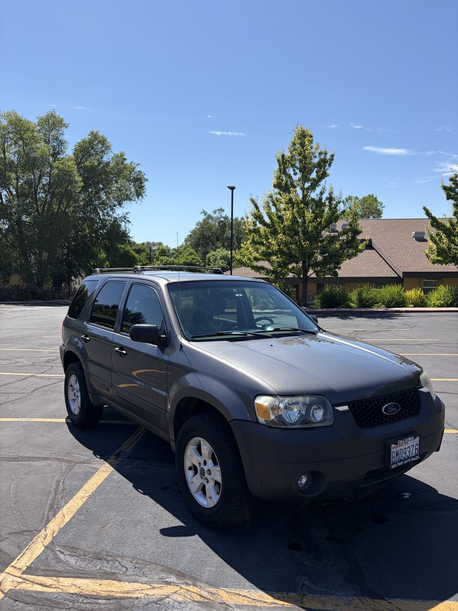 2005 Ford Escape XLT