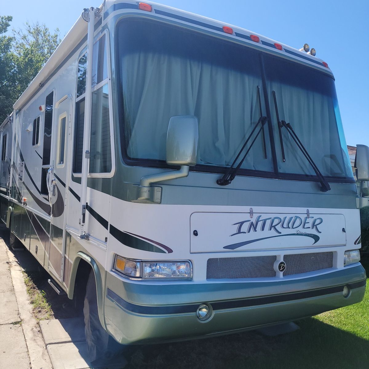 2001 Intruder Motorhome