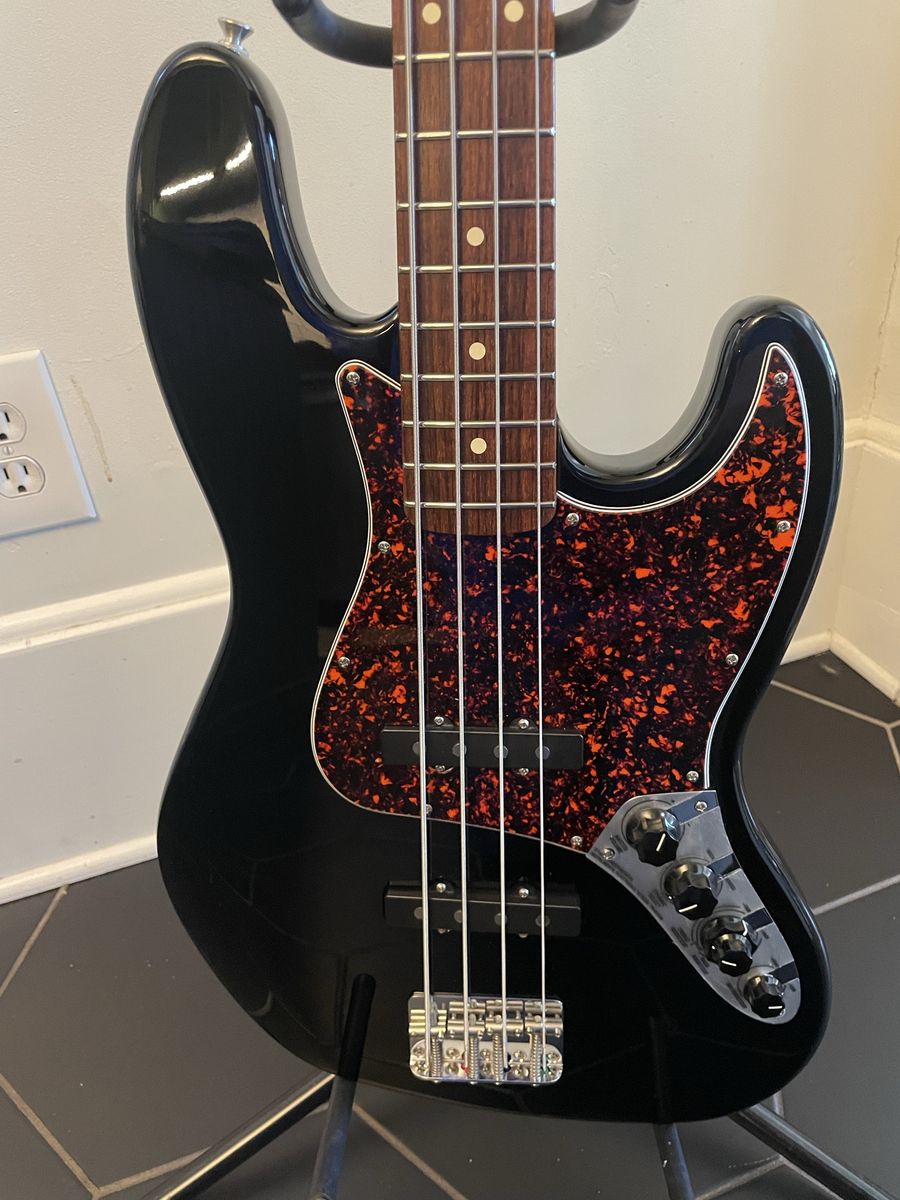 Fender Deluxe Active Jazz Bass