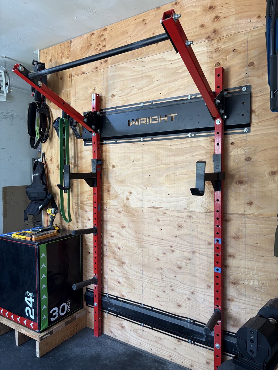 Wall mount lifting rack and pull up bar