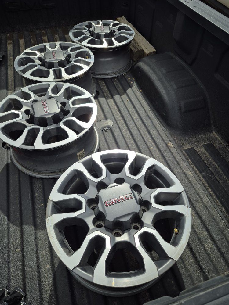8x180 GMC 18s