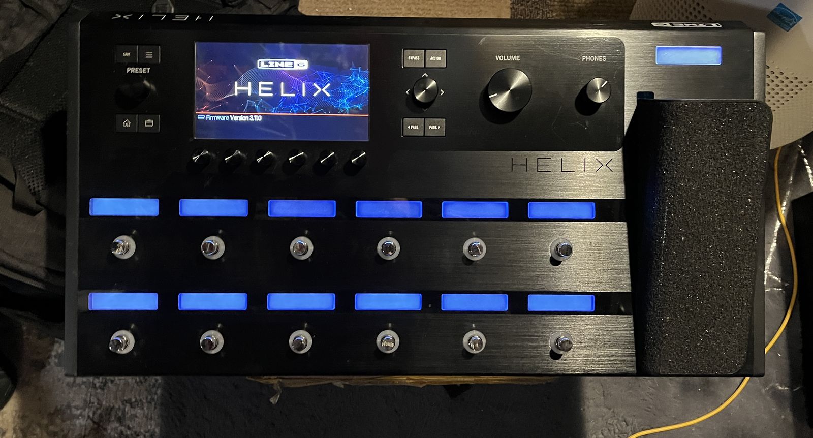 Helix Line 6 floorboard effects Pedal w/ Catalyst 200 Guitar Amp With Schecter XXX