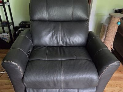 Catnapper leather power recliner