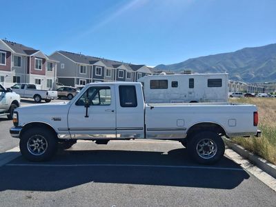 1996 f250 4x4 truck can be use for parts or fix it up has electric problems drain battery and transmission issues