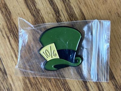 Disney Alice in Wonderland Mad Hatter's Hat 10/6 Enamel Pin