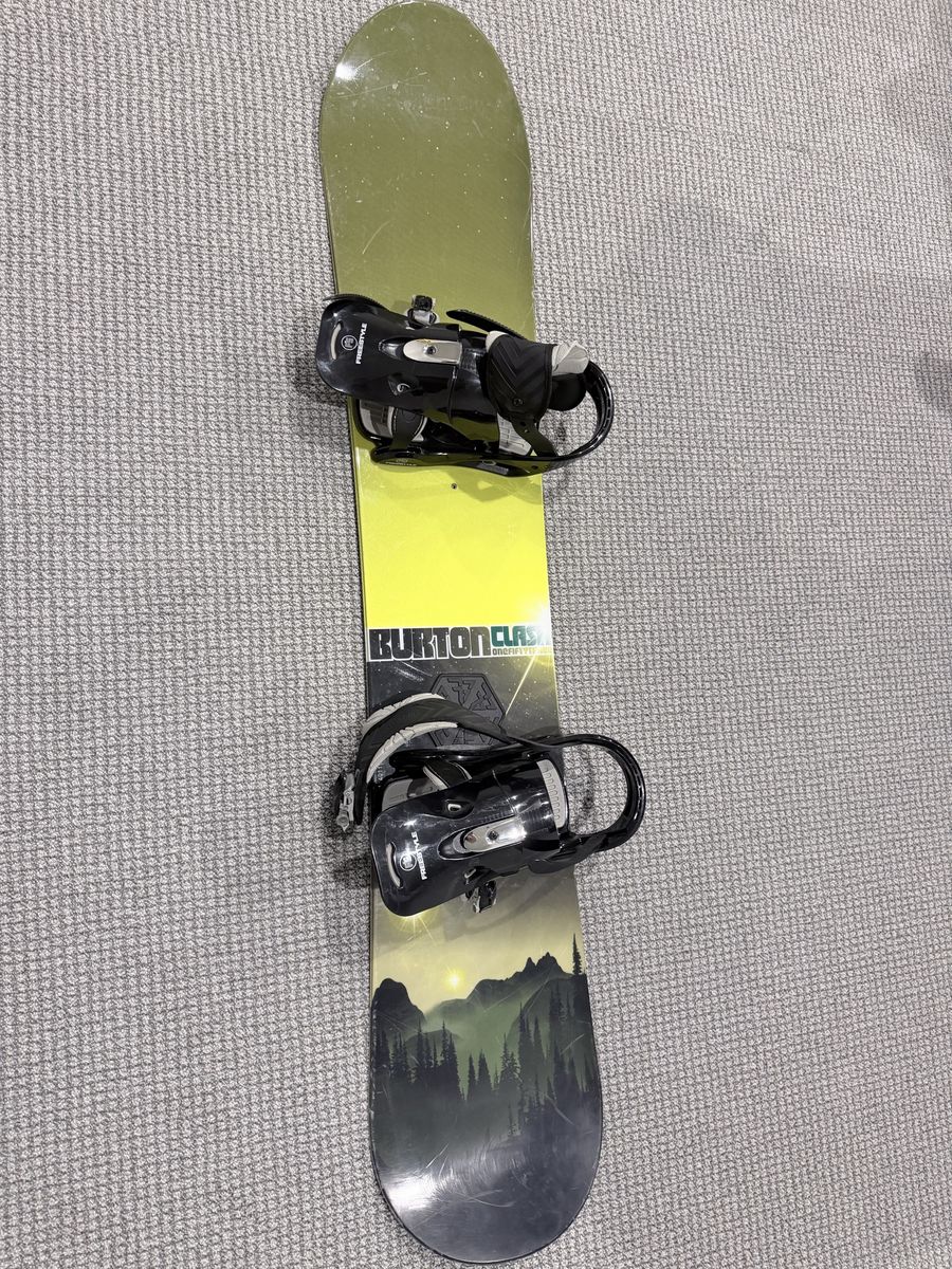 Burton Clash Snowboard with Freestyle Bindings - Used