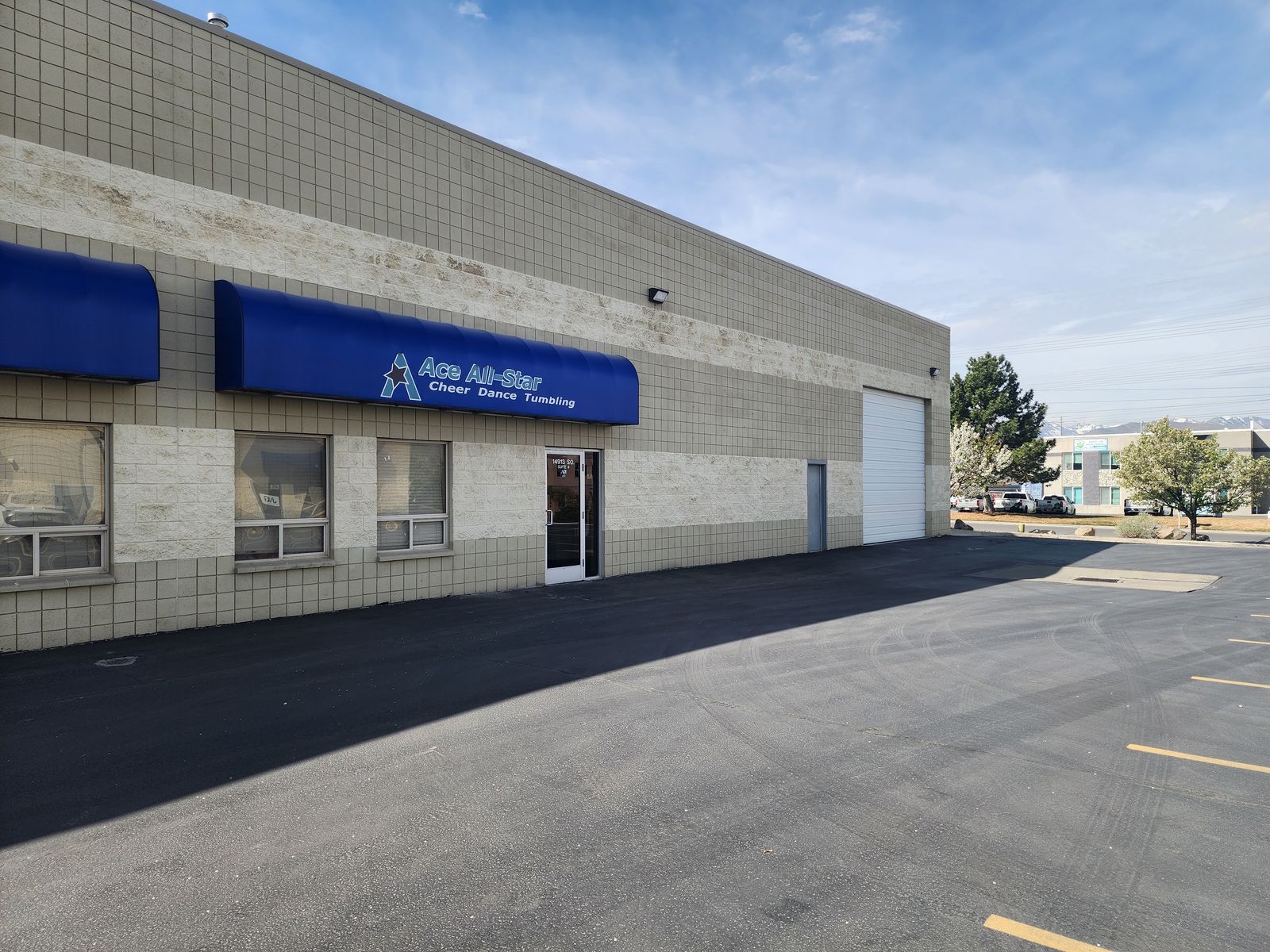 ️ 4,400 SF Bluffdale Warehouse/Flex | Ideal for Contractors, Storage or Sports Training | I-15 at Point of The Mountain