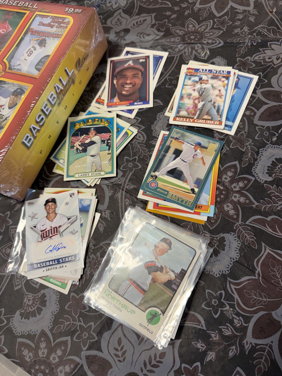 Lot of vintage baseball cards TOPPS Panini factory sealed packs