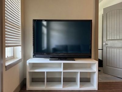 55 in Mitsubishi TV and TV Stand