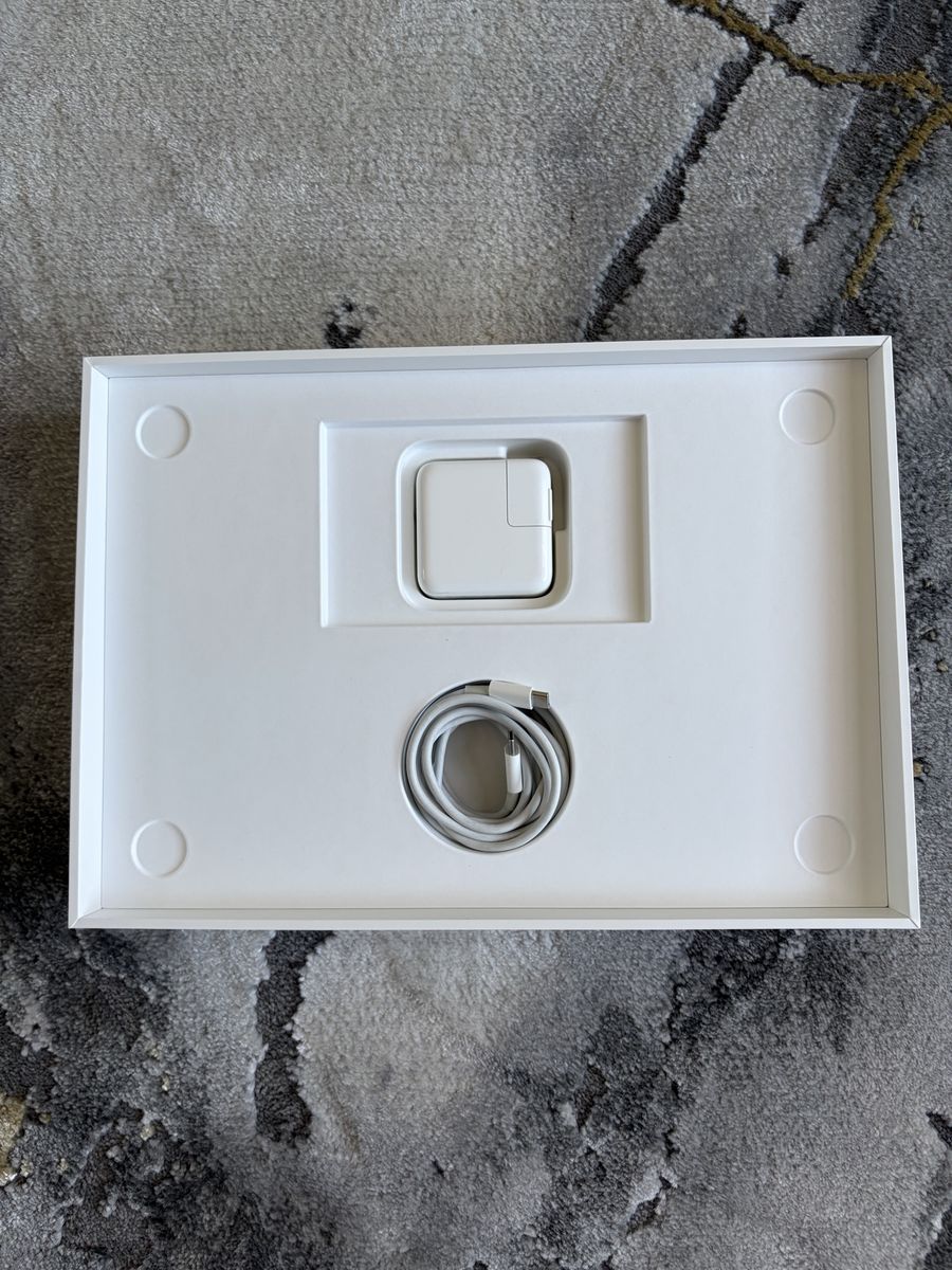 Main image 6