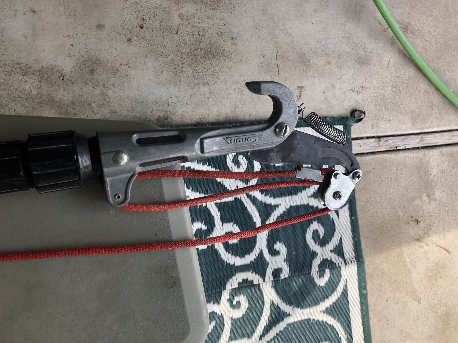 Corona Tree Pruner