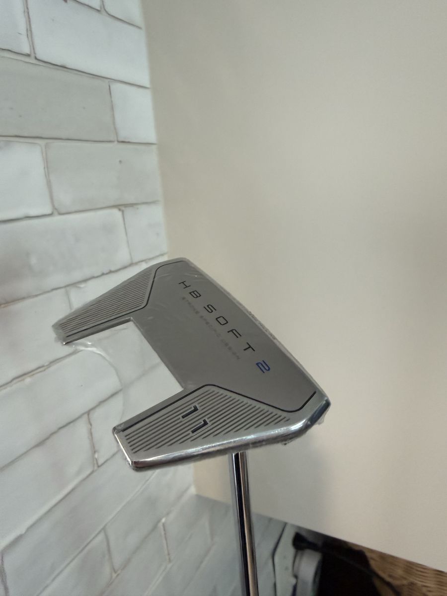 New Cleveland HB Soft 11 Center Shaft Putter