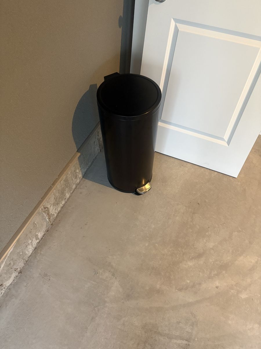 13 gallon trash can