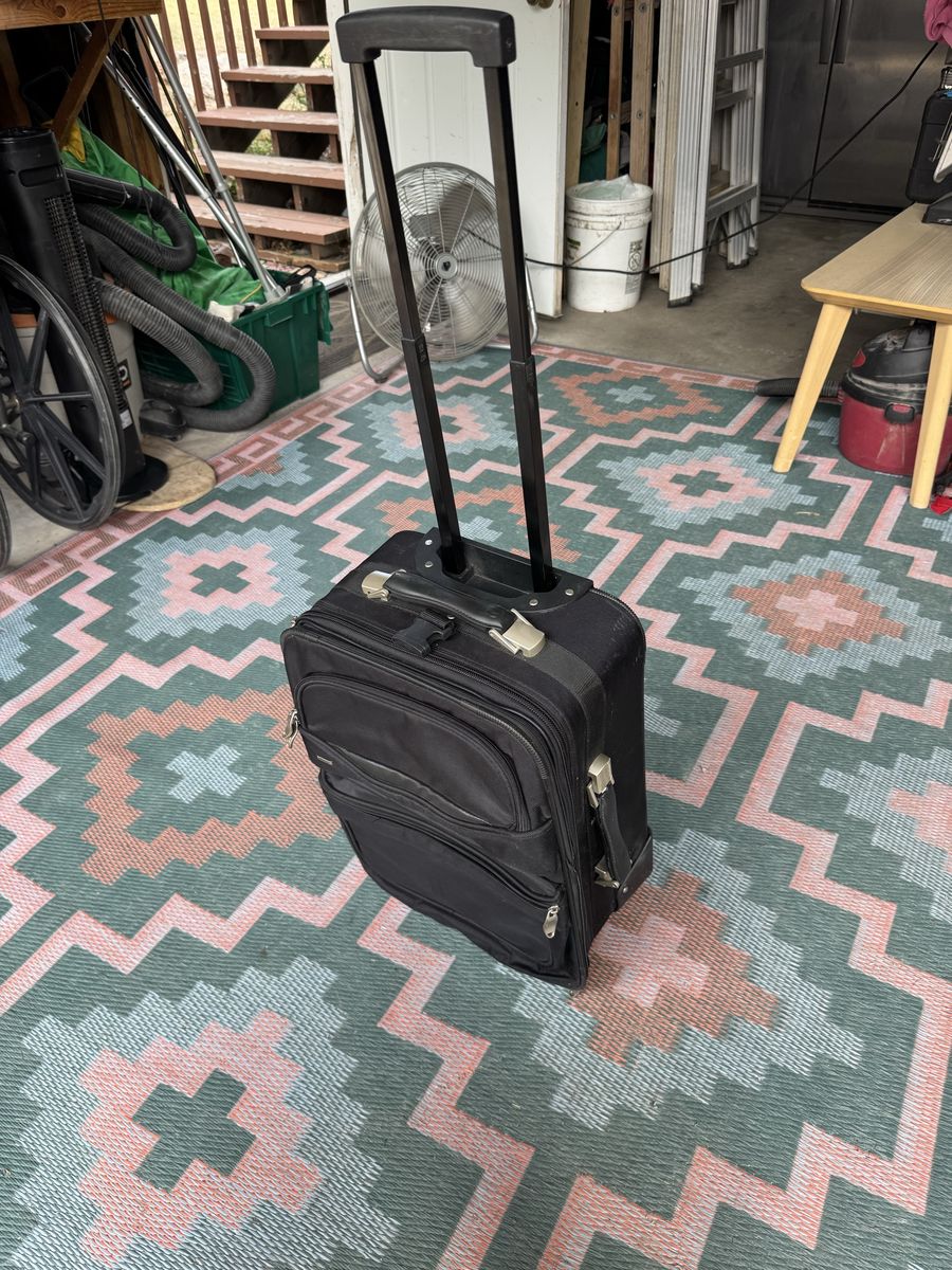 Black Carry-On Rolling Suitcase Luggage with Retractable Handle