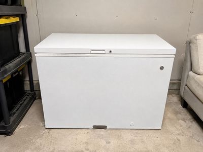 GE Chest Freezer – 8.8 Cu. Ft. – Excellent Condition