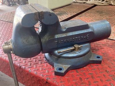 Bench vise 6 inch