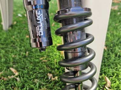 Rock Shox super deluxe 230×62.5
