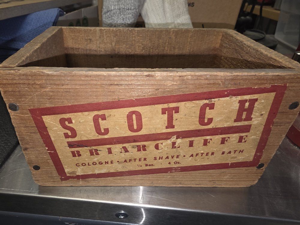 Vintage SCOTCH Briarcliffe Wood Box - Cologne After Shave After Bath 4 Oz 1/4 Doz