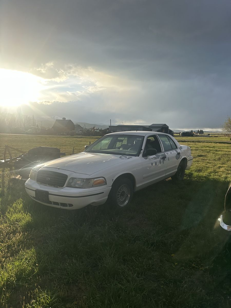 2000 Ford Crown Vic police interceptor