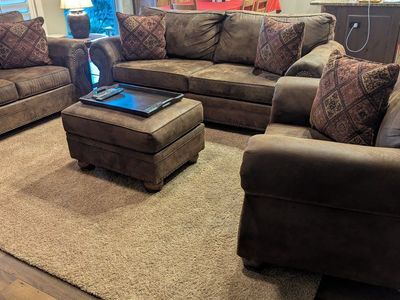 Brown Microfiber Sofa set with Nailhead Trim and 5 Patterned Pillows