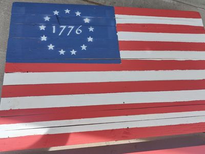 flag pallets