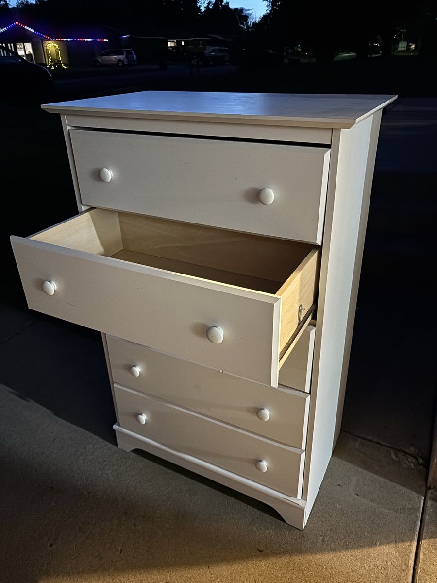 White 5-Drawer Dresser