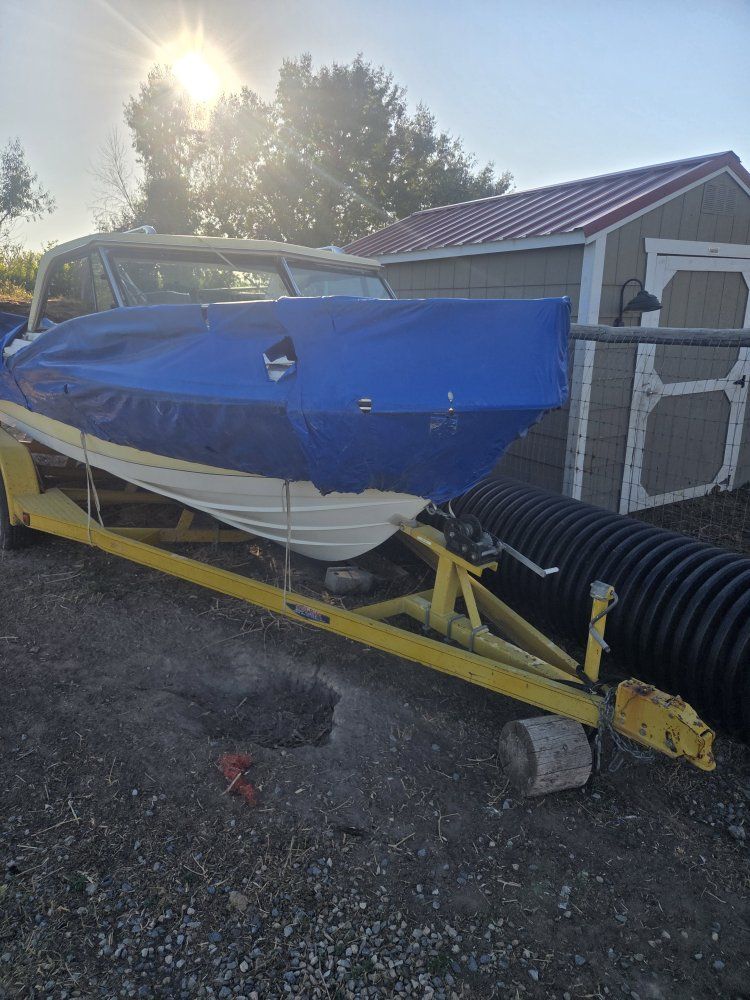 Stingray Boat with Trailer - Project Boat