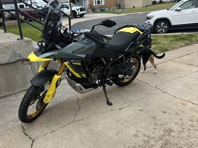 2024 Suzuki V-Strom 800DE Adventure