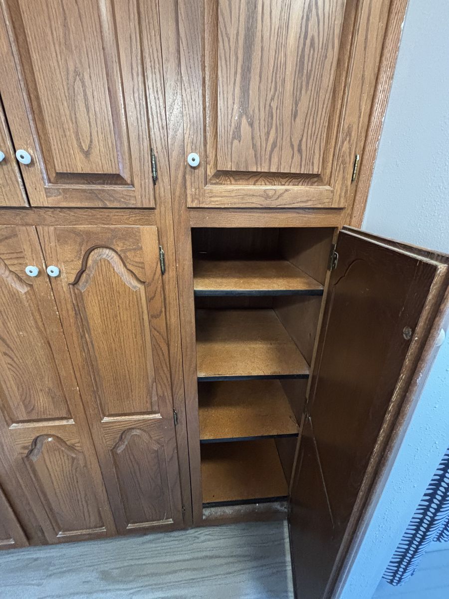 Cabinet set