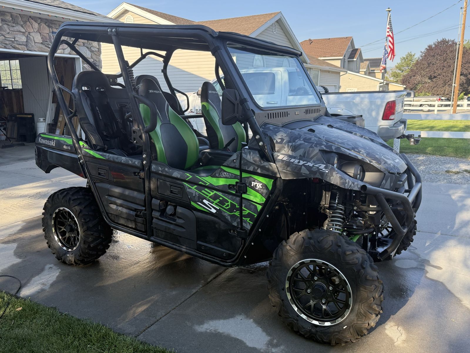 Kawasaki Teryx4S LE WITH TRAILER.