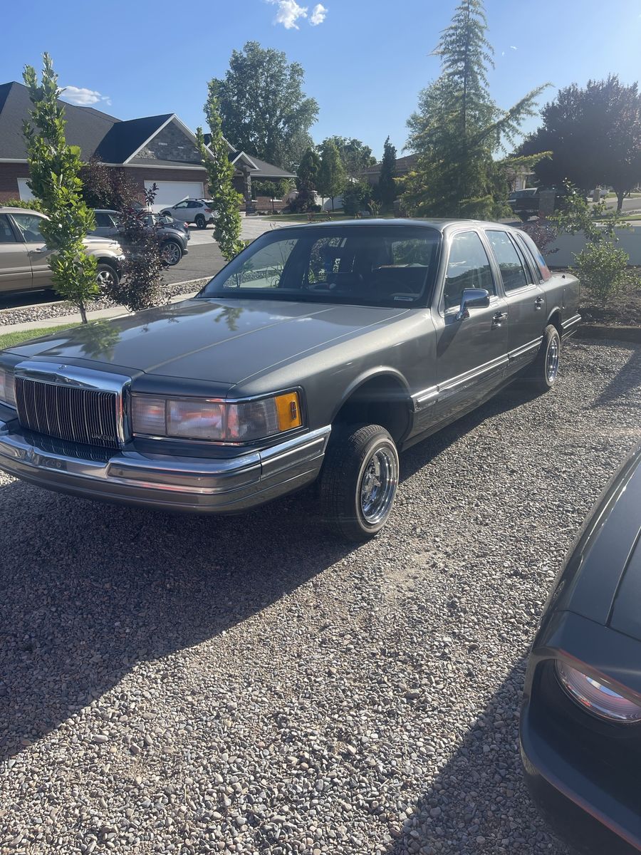 1990 LINCOLN TOWN CAR