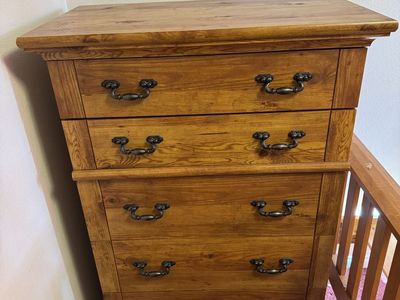 Dresser set With bed Framae Complete