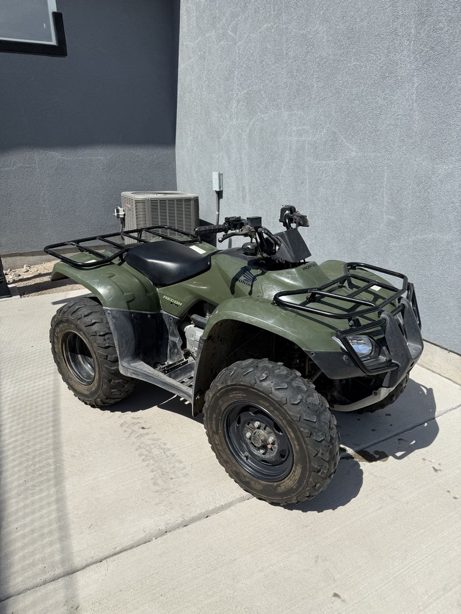2005 Honda Recon ES