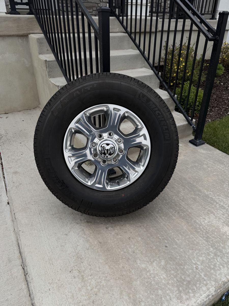 Dodge Ram 3500 Rims and Tires 275/70R18 Michelin