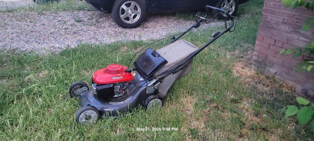 Hola lawn mower self propelled.