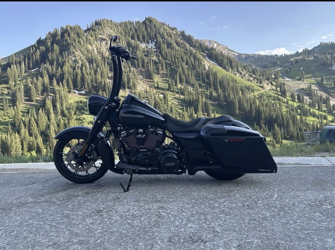 Custom Handlebars for Harley