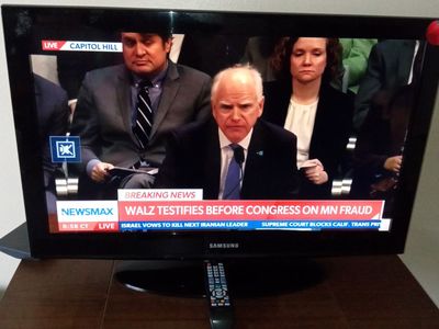 Samsung 32 inch LED surround sound HD