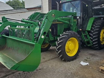 John Deere 7400