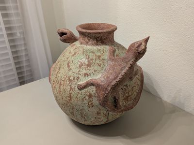 native american lizard pottery vase