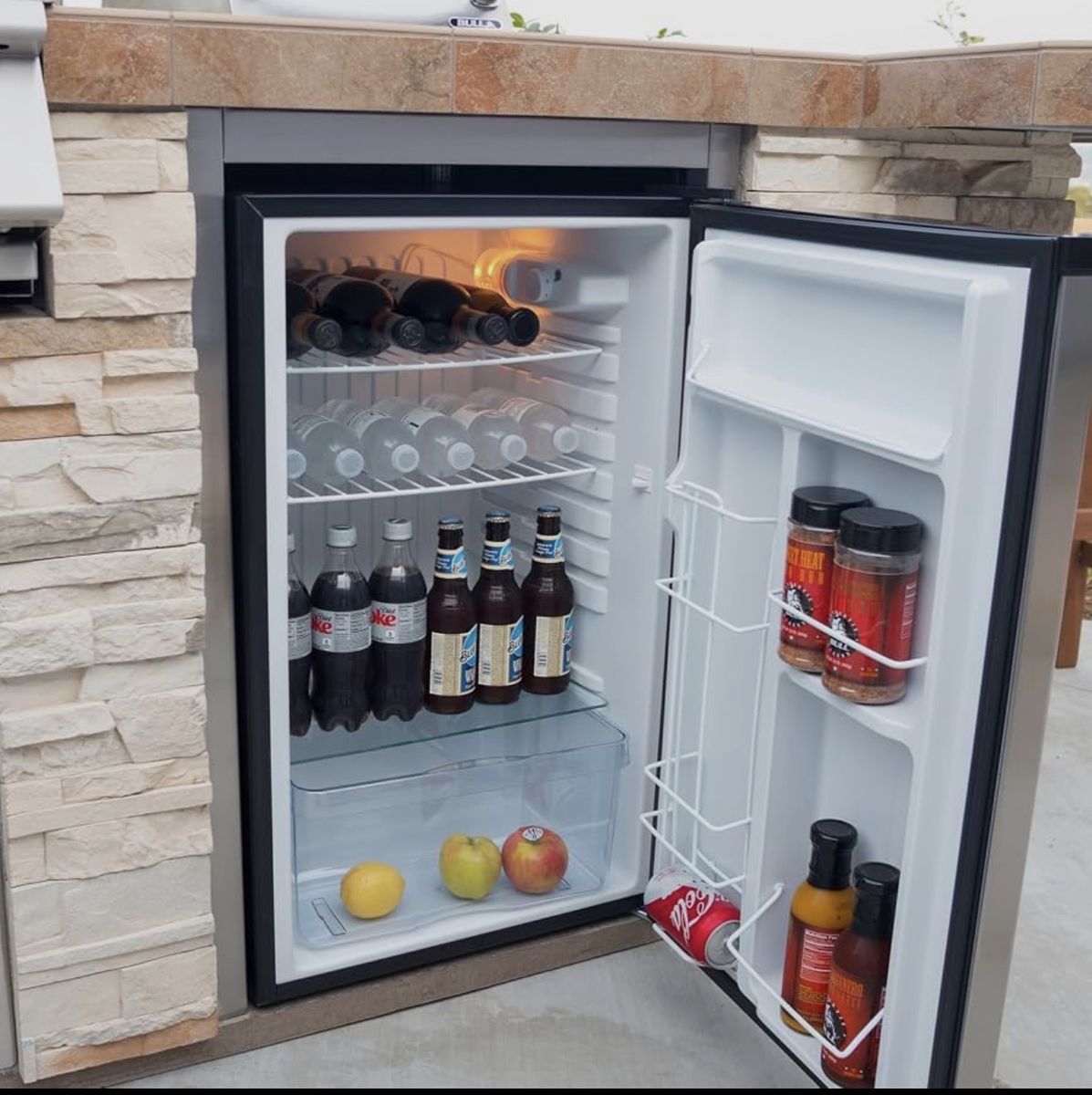 ( New in Box ) Bull Outdoor Products Select Contemporary Refrigerator 4.5 Cu Ft (Model 11520)