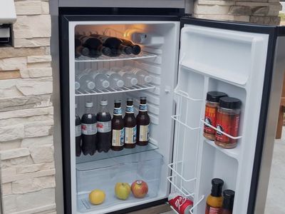 ( New in Box ) Bull Outdoor Products Select Contemporary Refrigerator 4.5 Cu Ft (Model 11520)