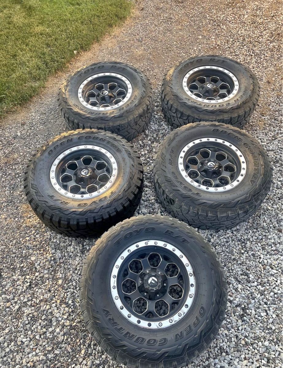 Bead Lock Tires on 17” Fuel Rims