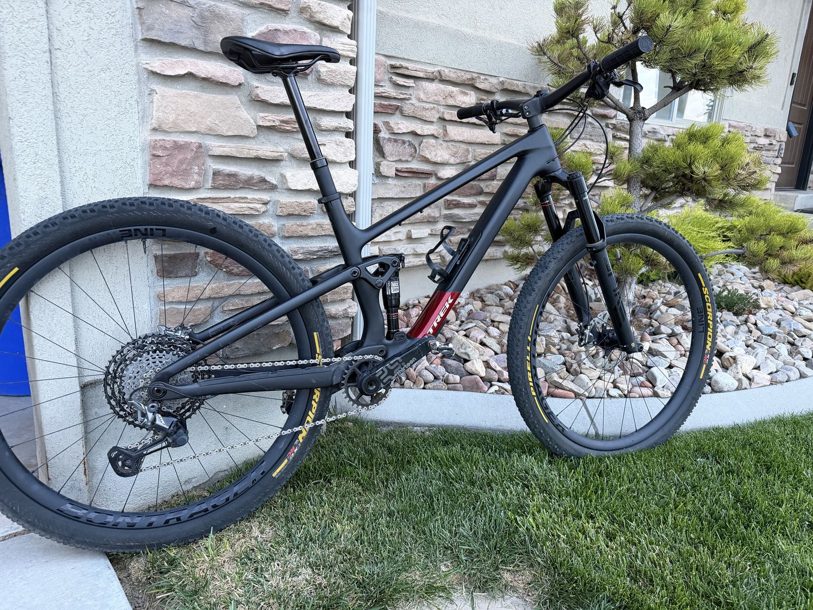 2025 Trek Top Fuel 9.9 XTR Gen 4 – Carbon – size large