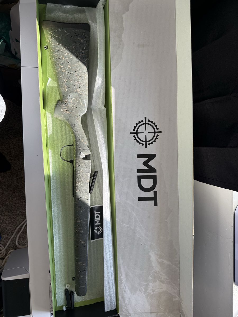Short action gun stock